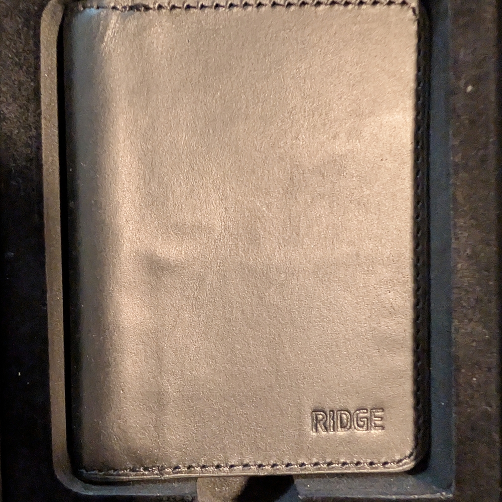 Ridge Black Leather Wallet
